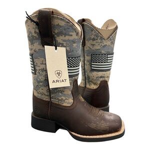 ARIAT BOOTS Kids 8 CAMO PATRIOTIC‎ WESTERN SQUARE TOE CHILDREN USA FLAG Brown